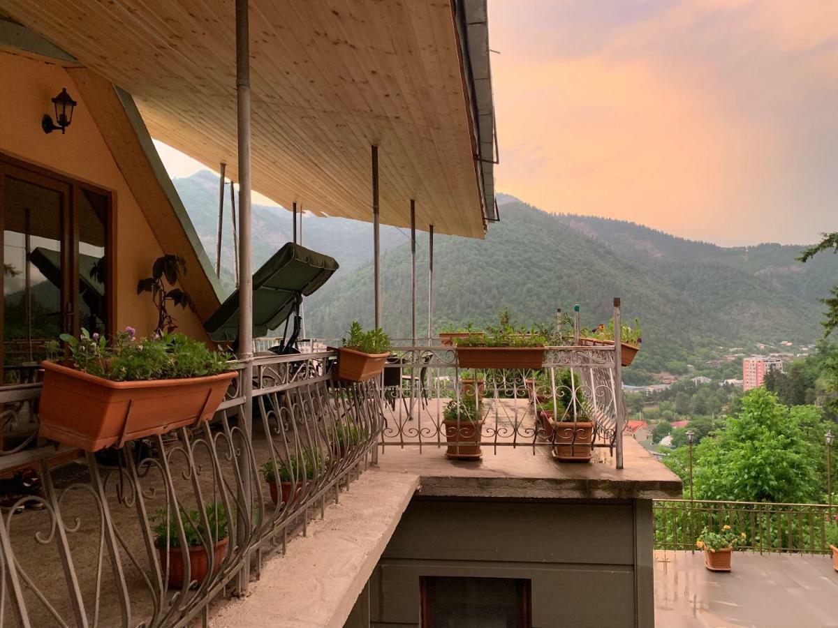 Anano'S Guesthouse Borjomi Esterno foto